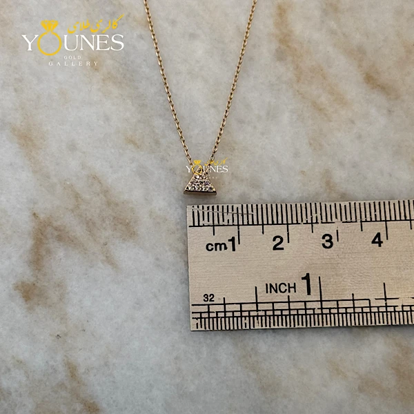 گردنبند طلا مثلث نگین دار